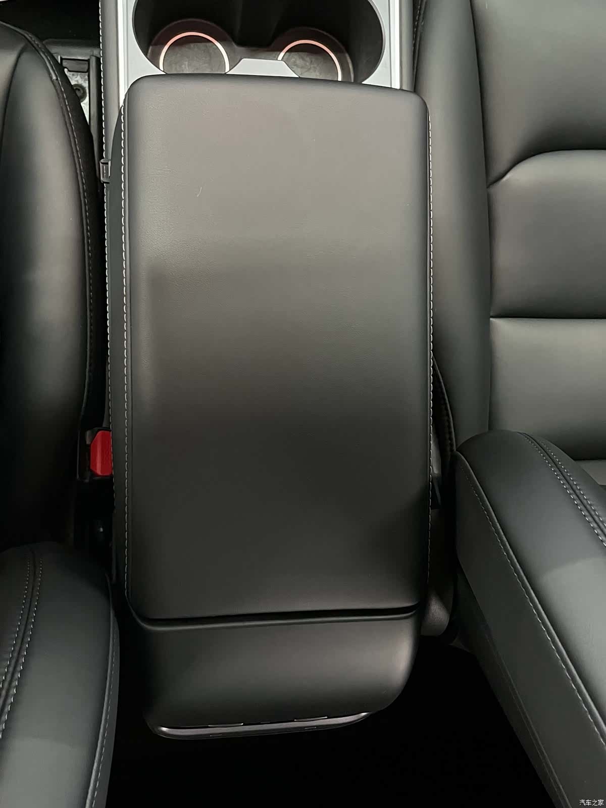 Tesla Model Y, 2022 14