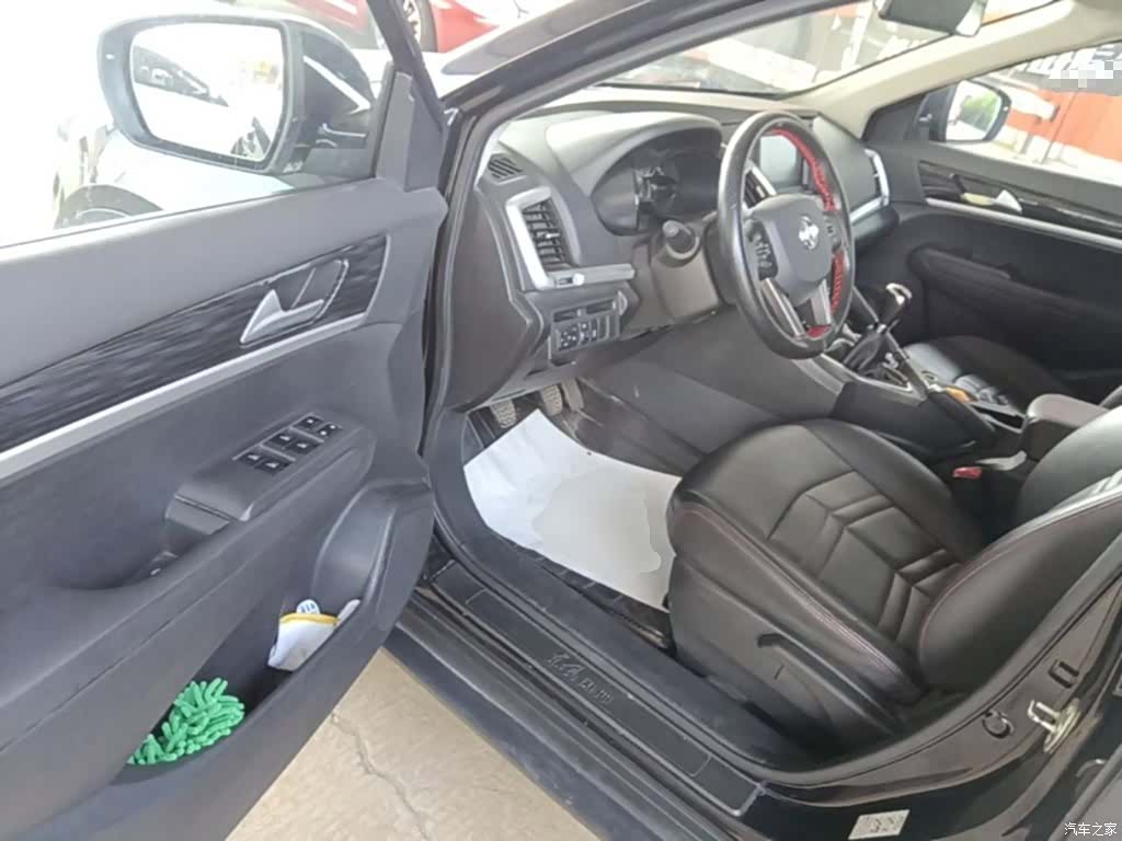 DongFeng AX7, 2017 16
