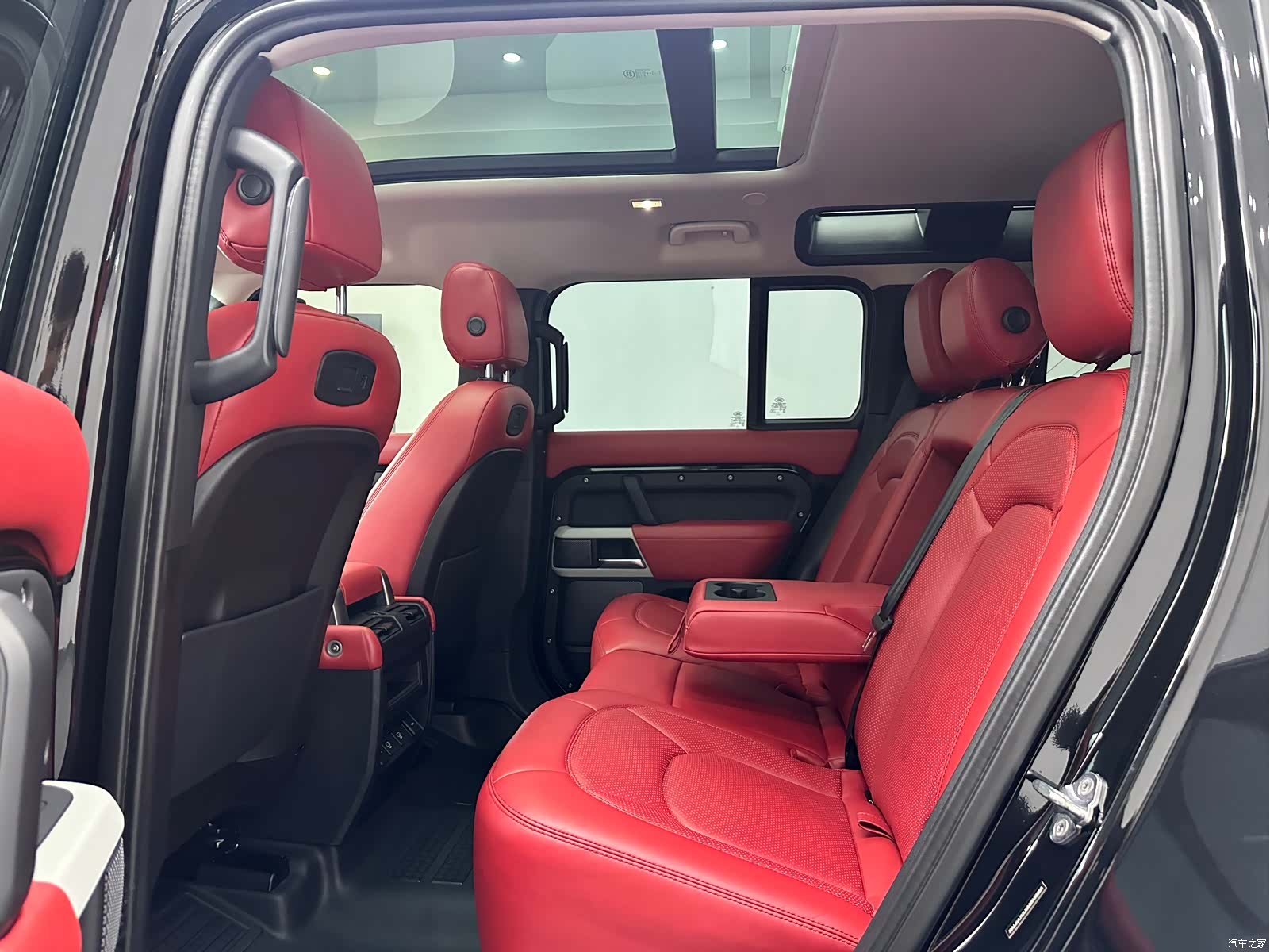Land Rover Defender, 2022 11