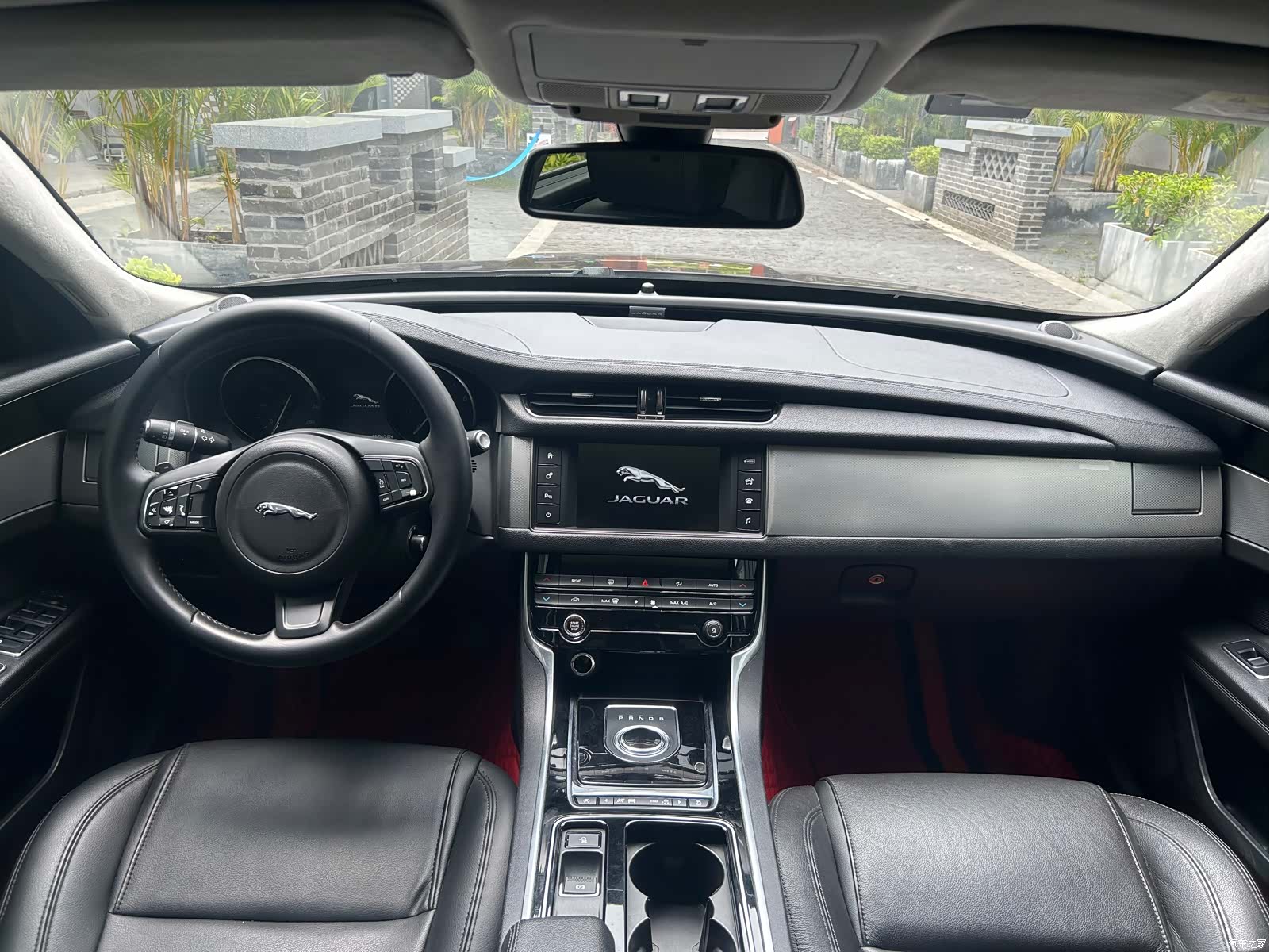 Land Rover XFL, 2017 все фото