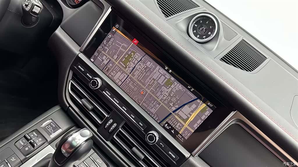 Porsche Macan, 2019 10