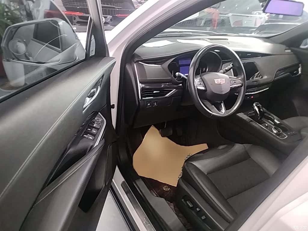 Cadillac XT4, 2022 16