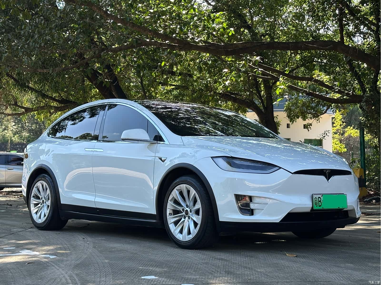 Tesla Model X, 2017 6