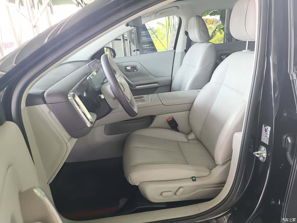 Leapmotor B01, 2025 15