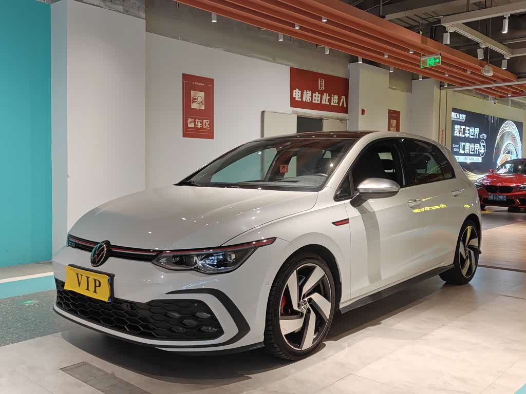 Volkswagen Golf GTI