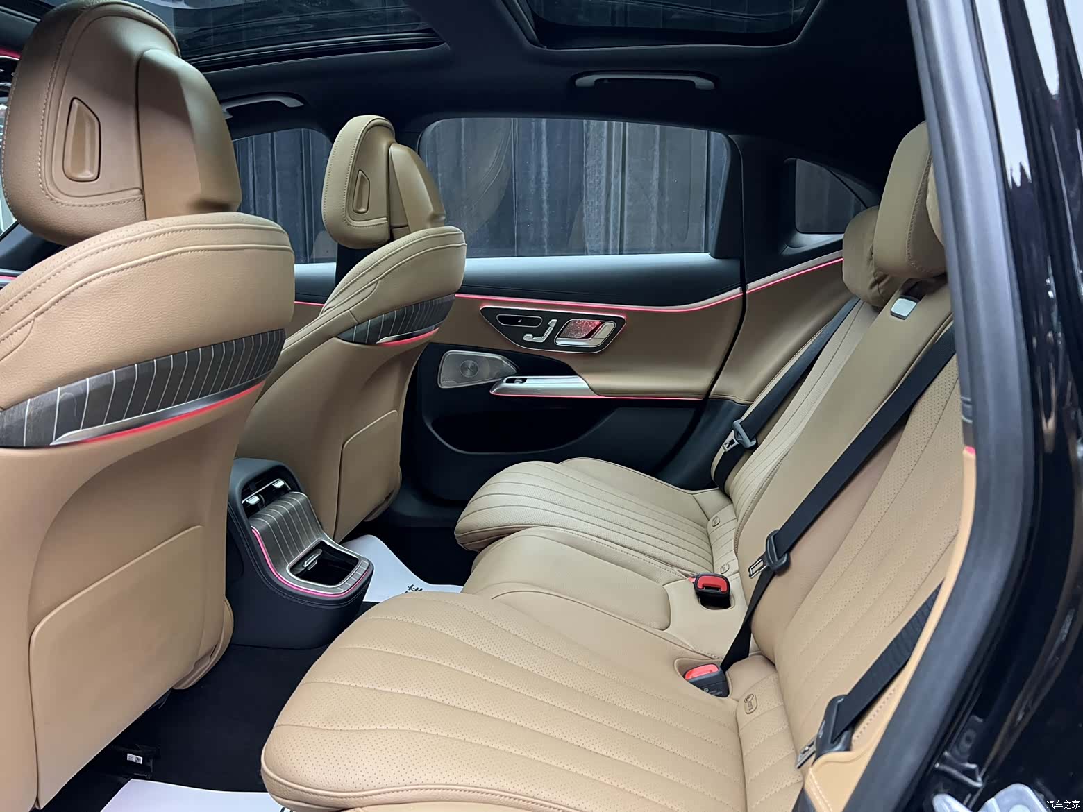Mercedes-Benz E-Class, 2024 9