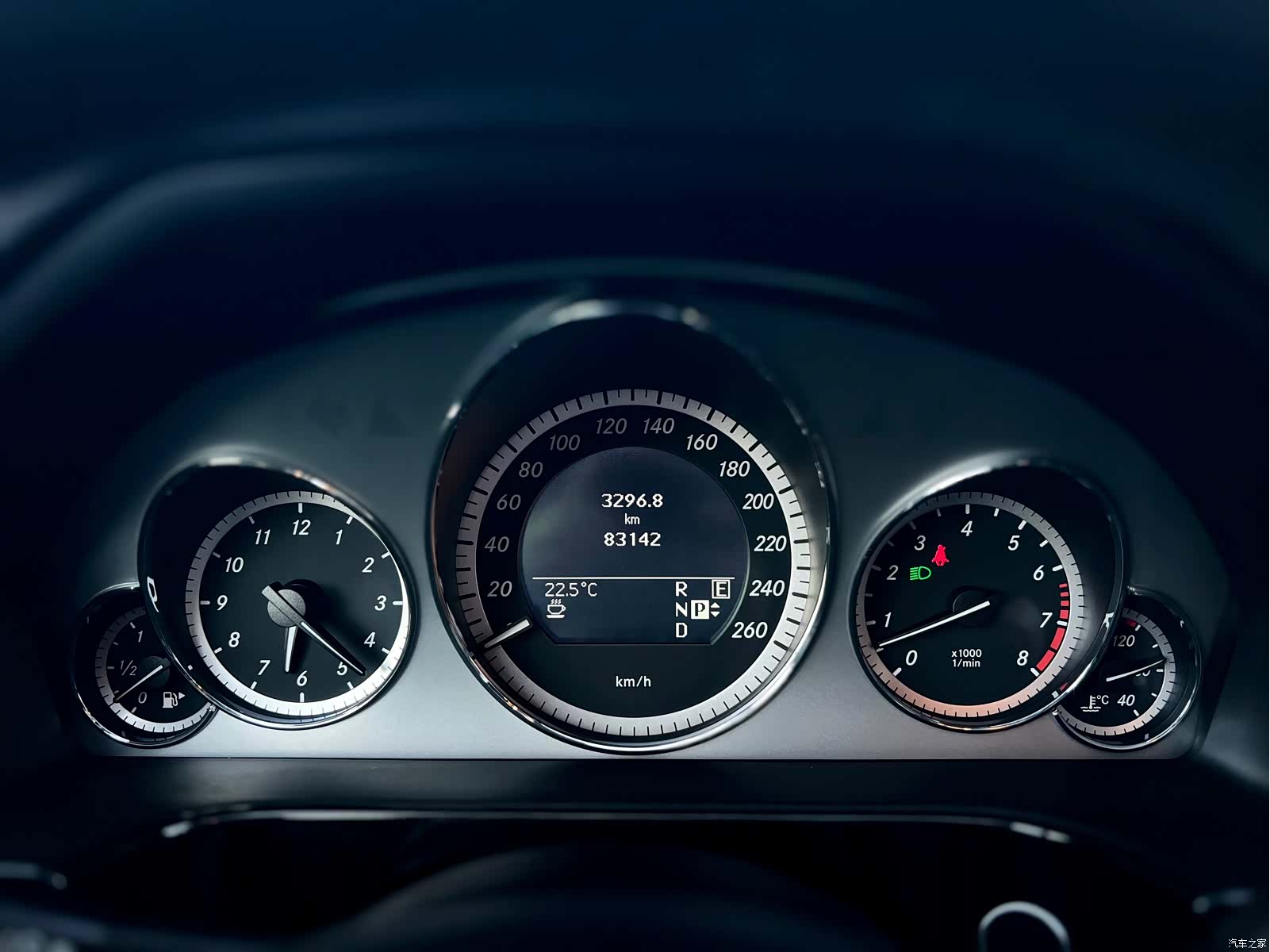 Mercedes-Benz E-Class, 2011 13
