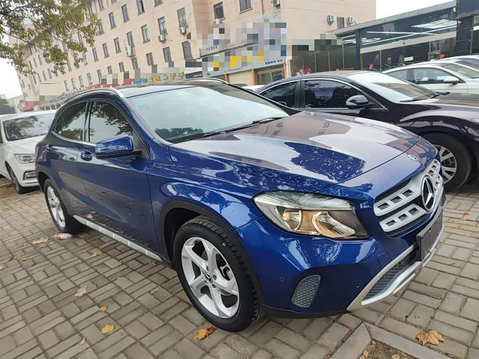 Mercedes-Benz GLA