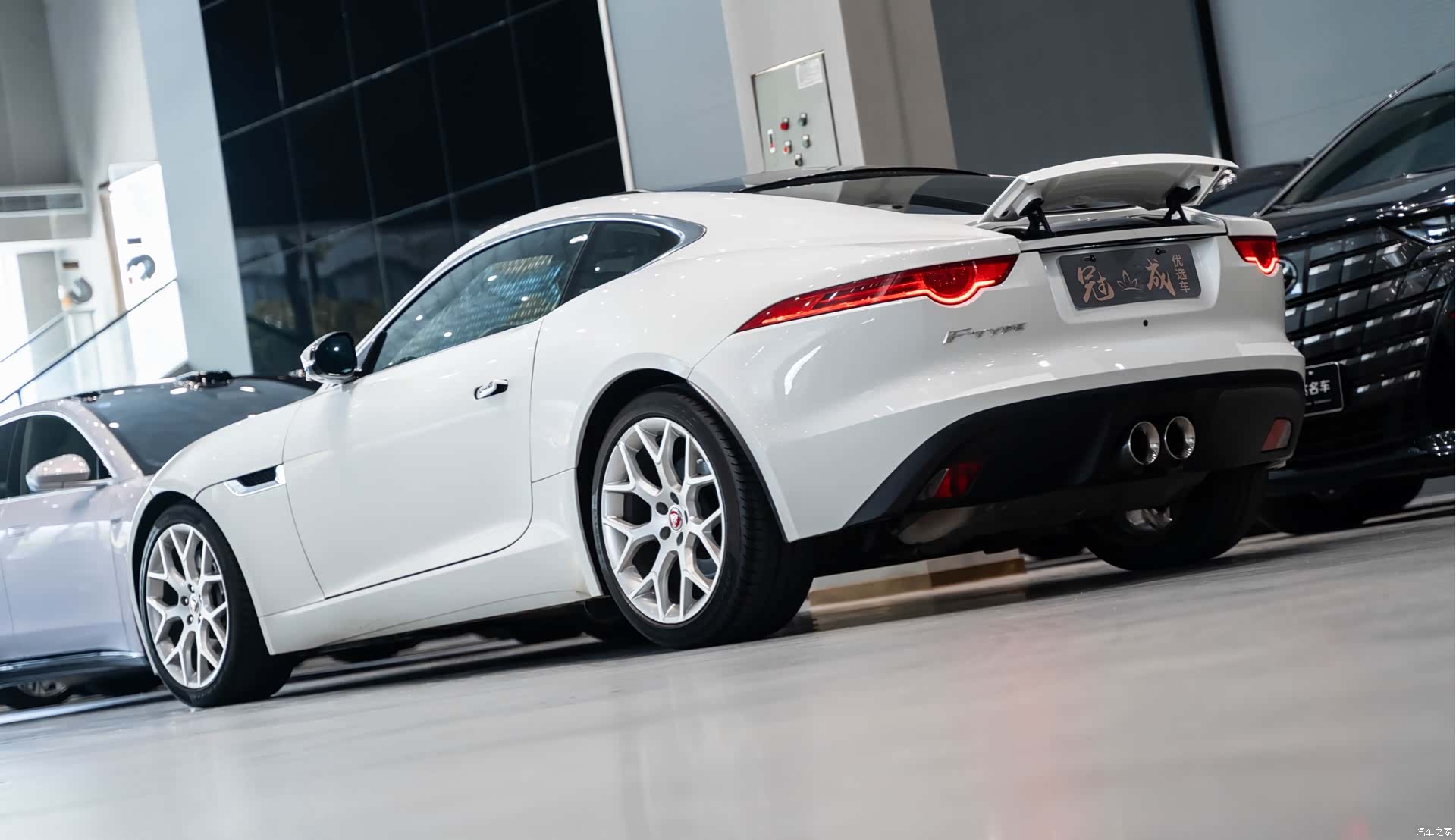 Jaguar F-TYPE, 2015 все фото