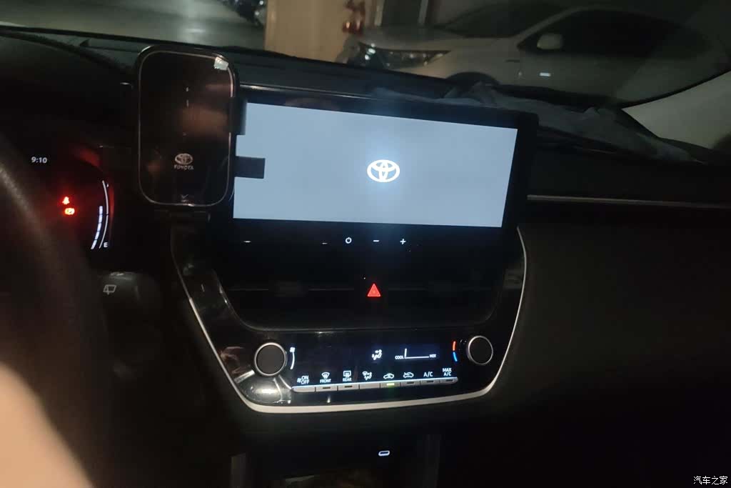 Toyota Frontlander, 2024 13