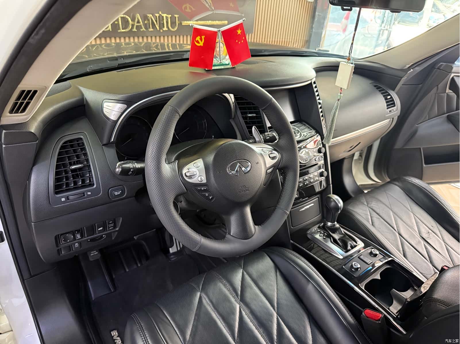 Infiniti FX37, 2013 17