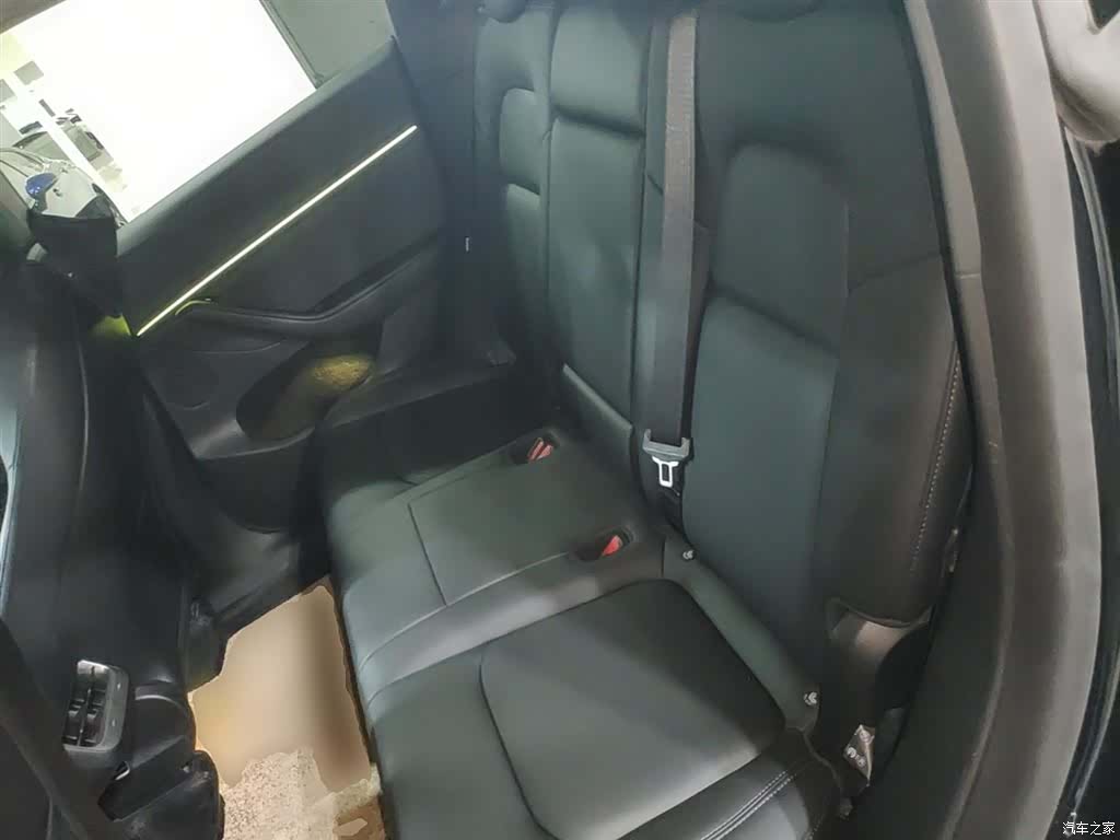 Tesla Model Y, 2022 17
