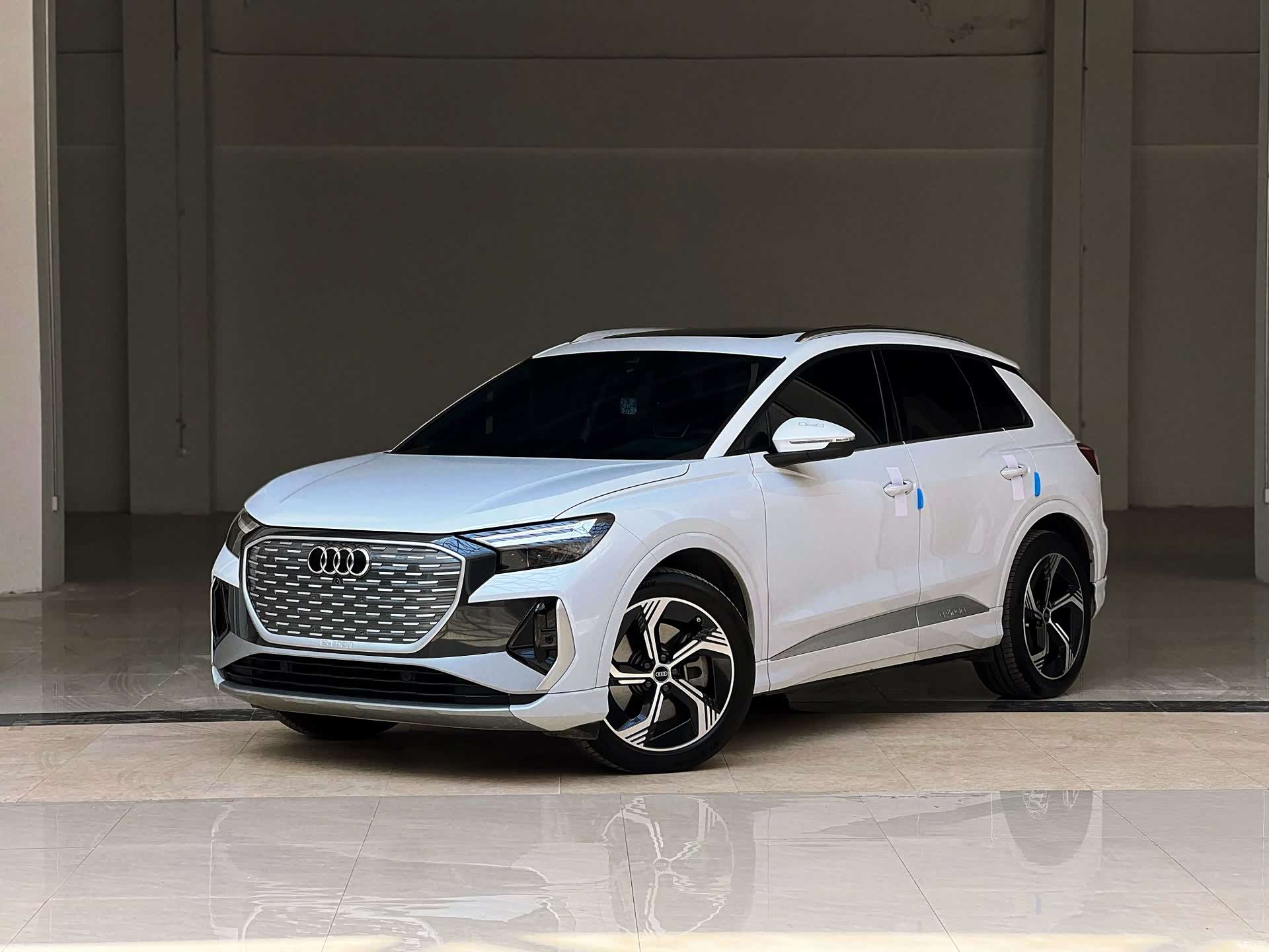 Audi Q4 e-tron, 2024 1