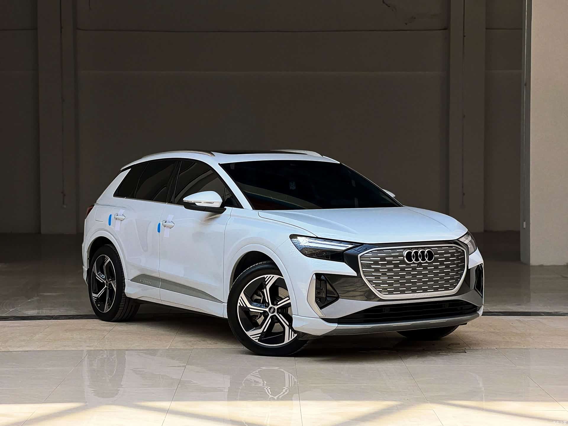 Audi Q4 e-tron, 2024 3