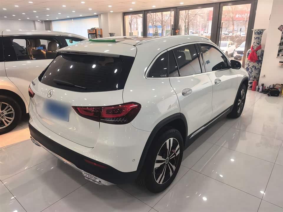 Mercedes-Benz GLA