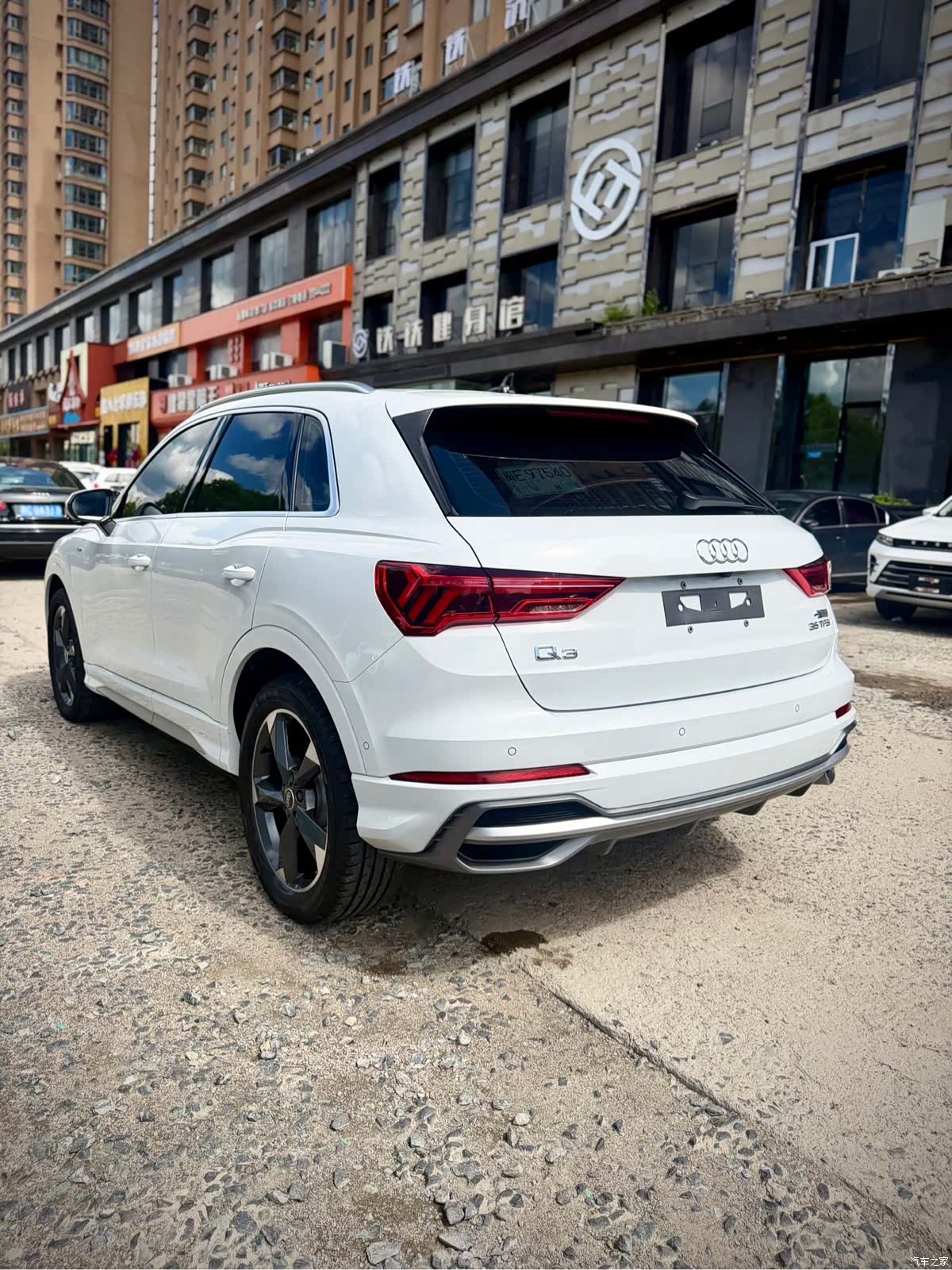 Audi Q3, 2023 4