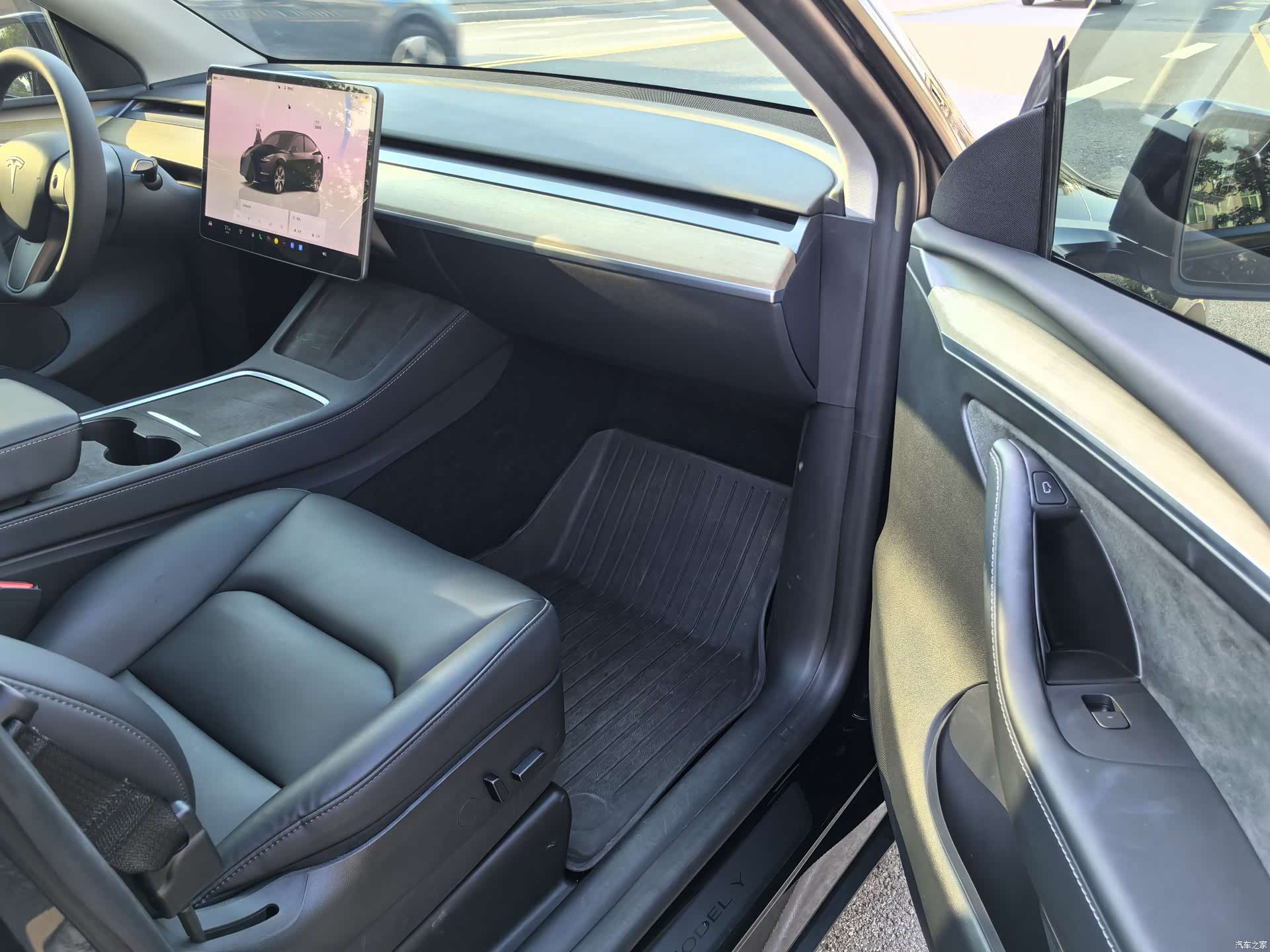 Tesla Model Y, 2022 9
