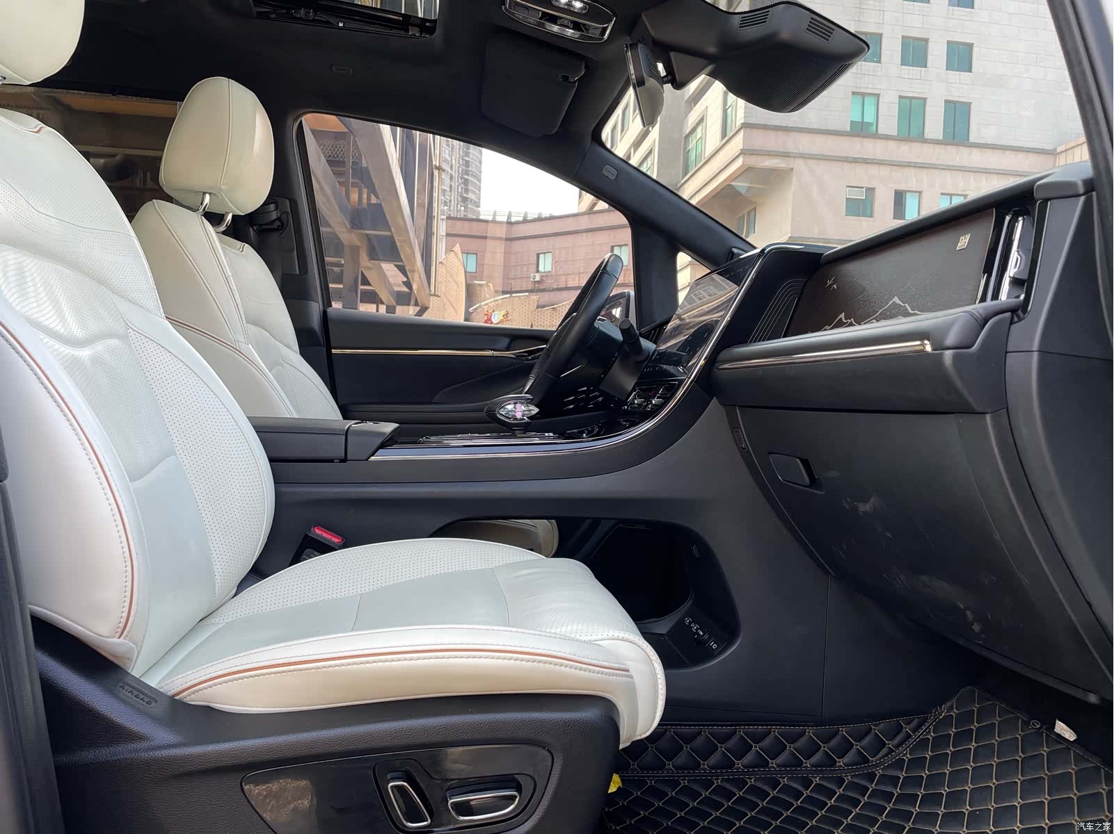 Trumpchi M8, 2023 13
