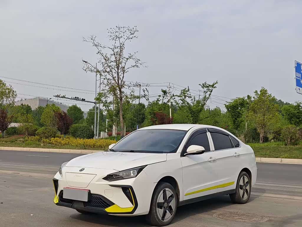 Dongfeng E70