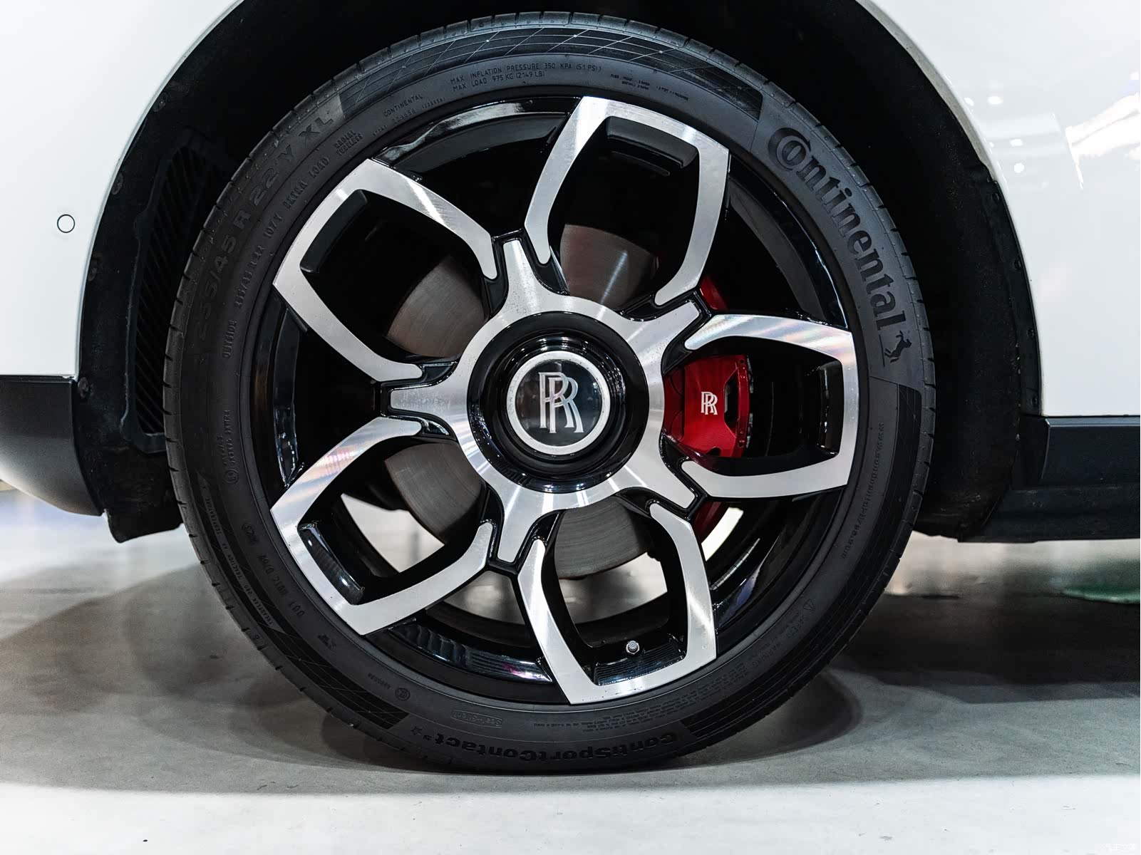 Rolls-Royce Cullinan, 2020 все фото