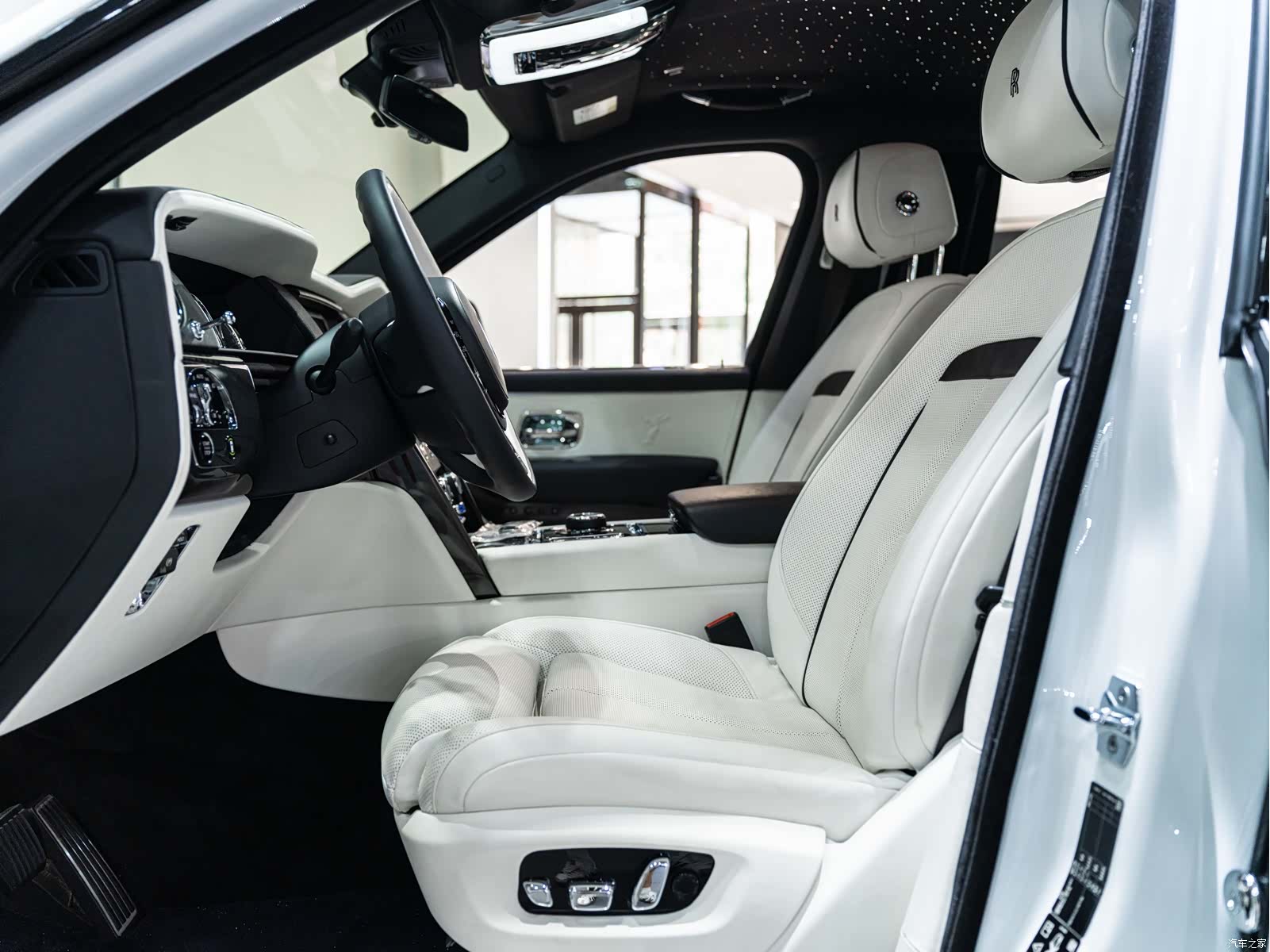 Rolls-Royce Cullinan, 2020 14