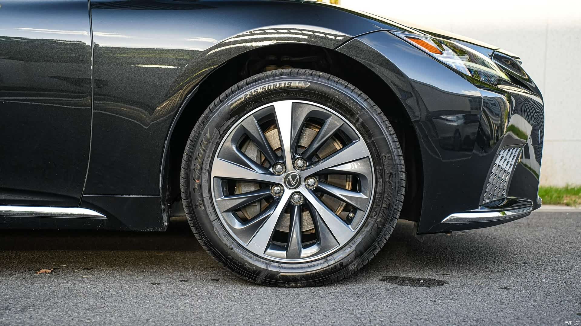 Lexus LS, 2023 8