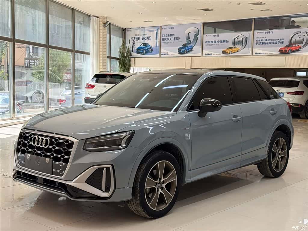 Audi Q2L, 2022 1