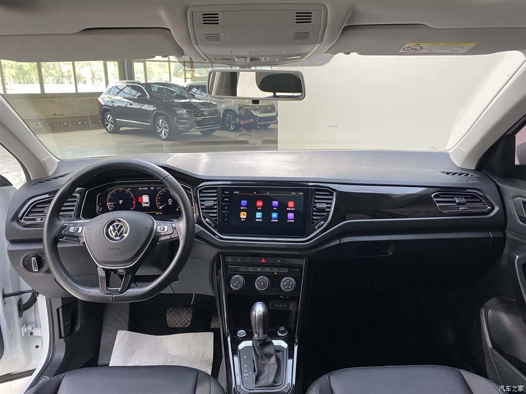 Volkswagen T-ROC, 2022 9