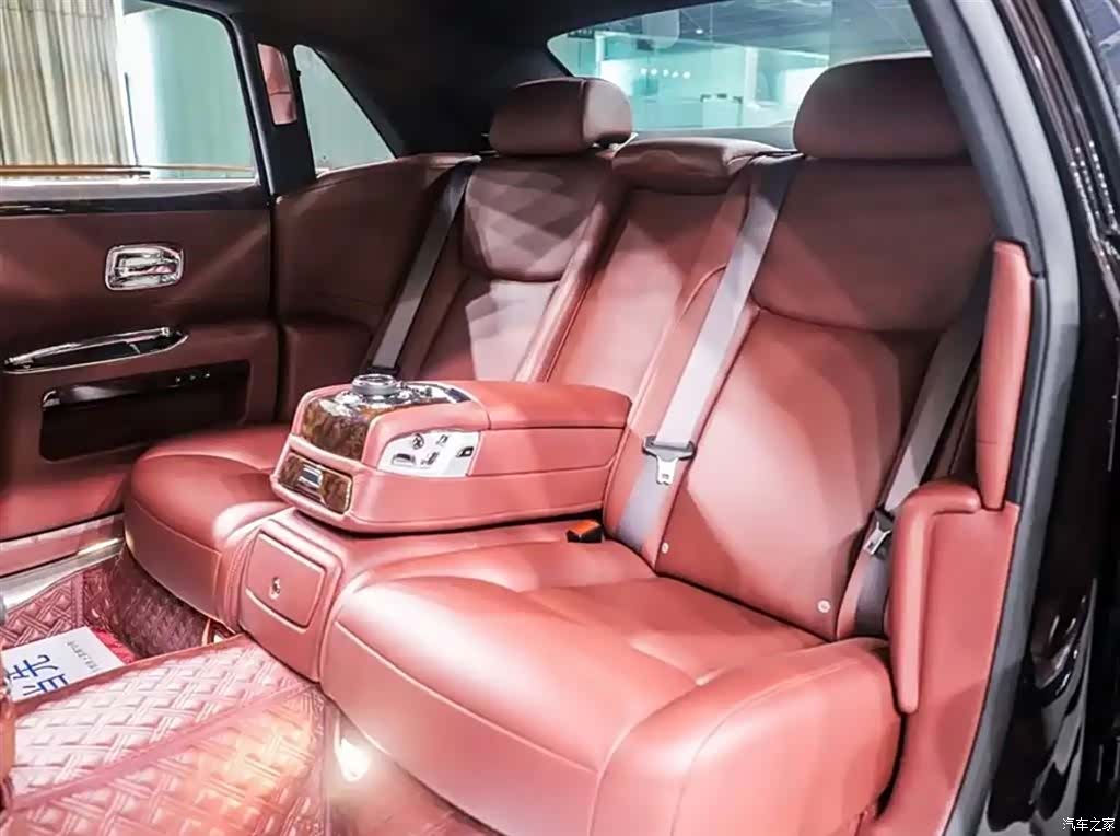 Rolls-Royce Ghost, 2017 11