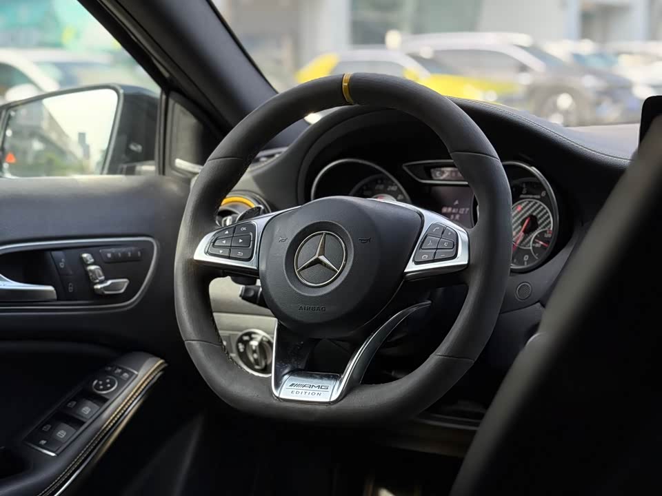 Mercedes-Benz GLA AMG Mercedes-Benz GLA AMG