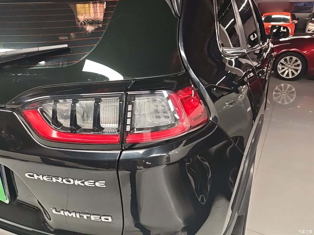 Jeep Cherokee, 2019 8