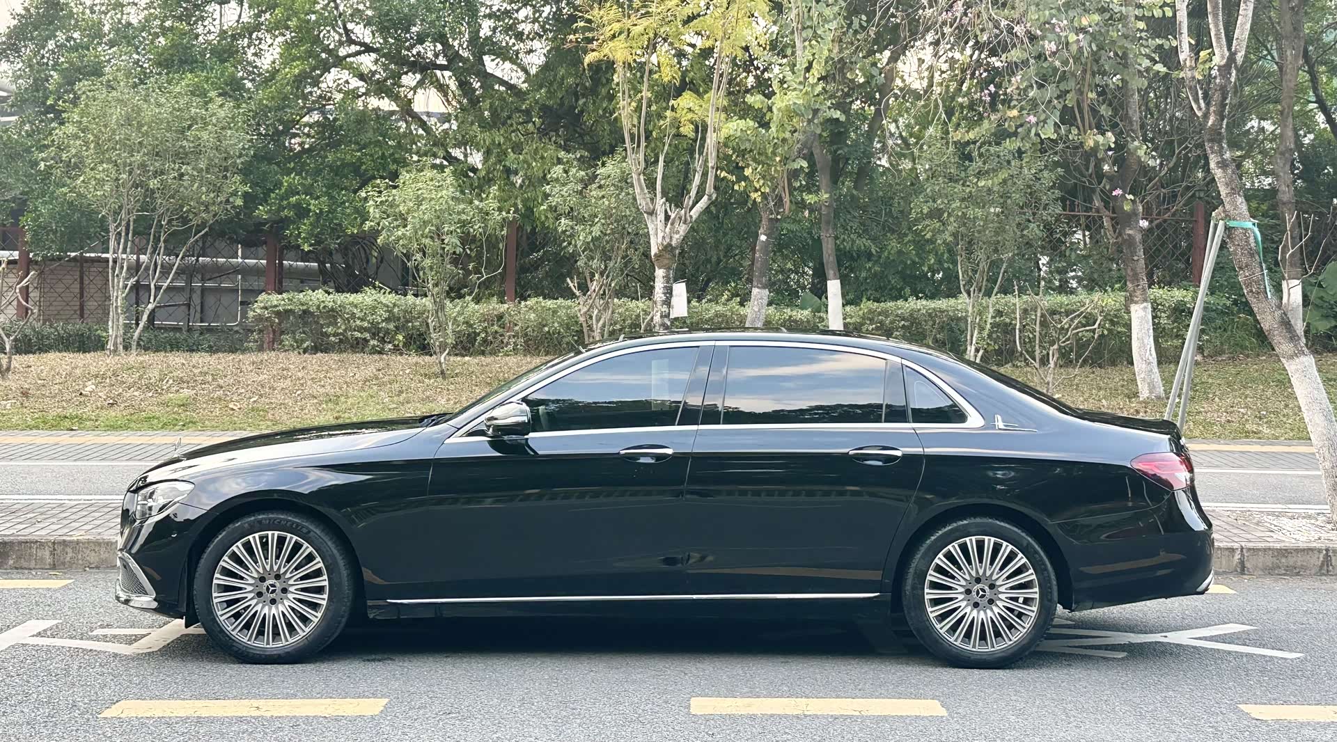 Mercedes-Benz E-Class, 2023 4