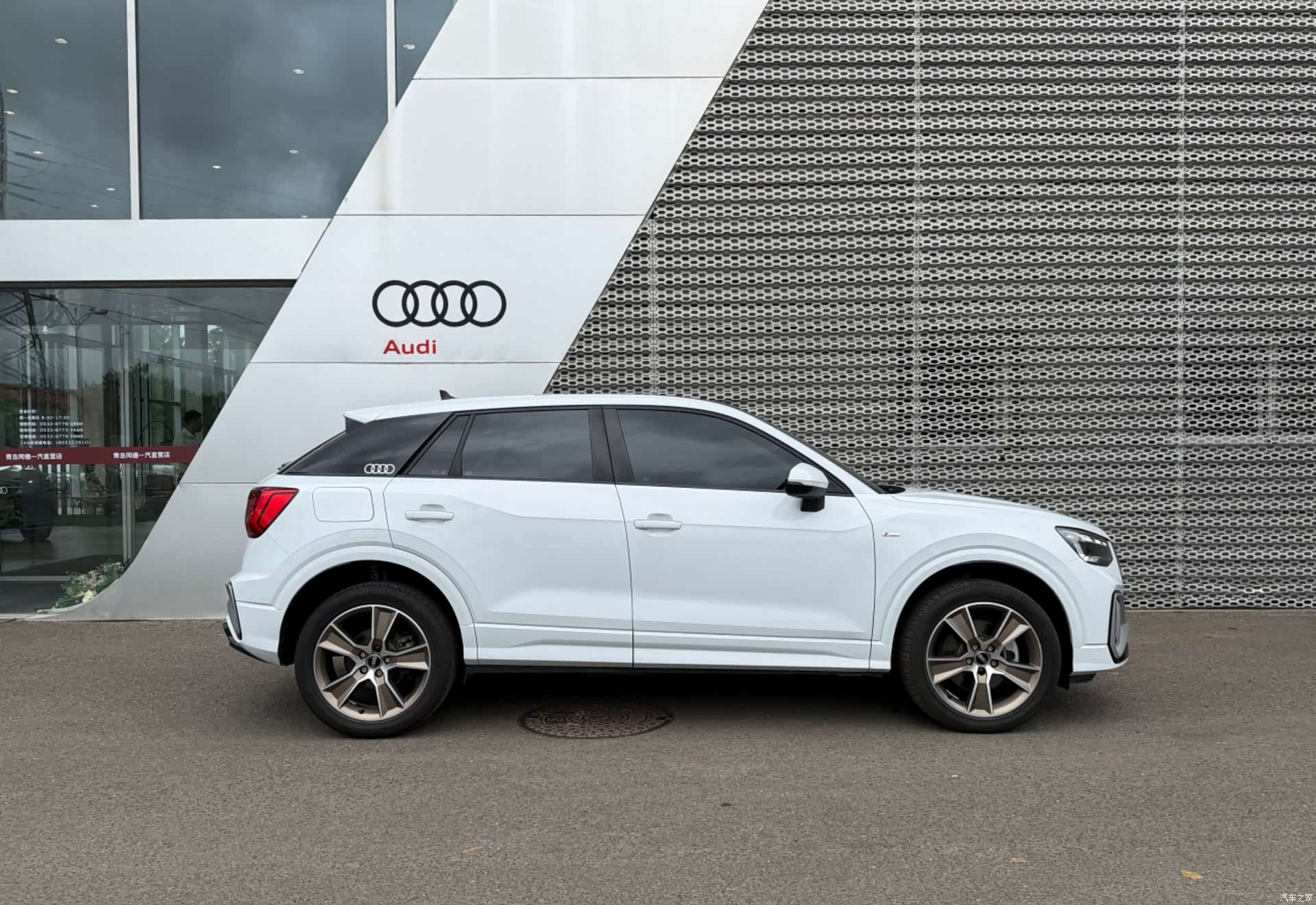 Audi Q2L, 2024 3