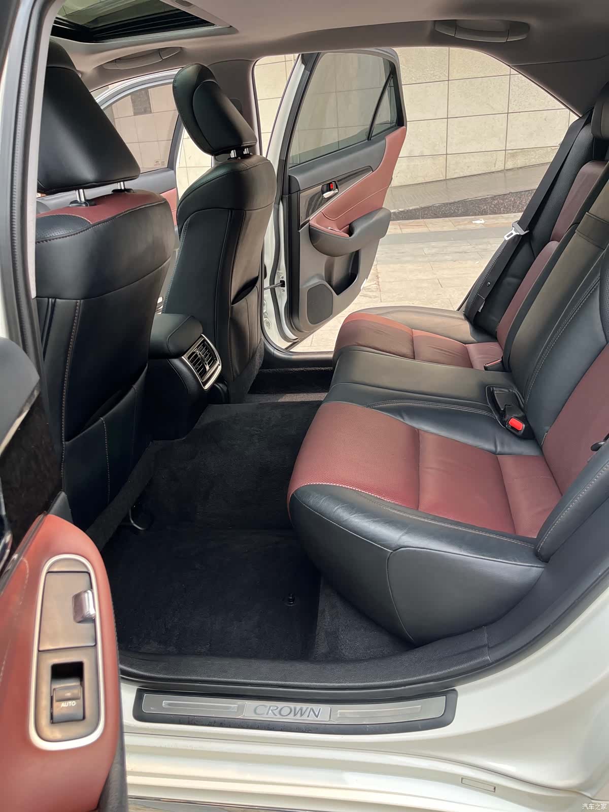 Toyota Crown, 2018 8