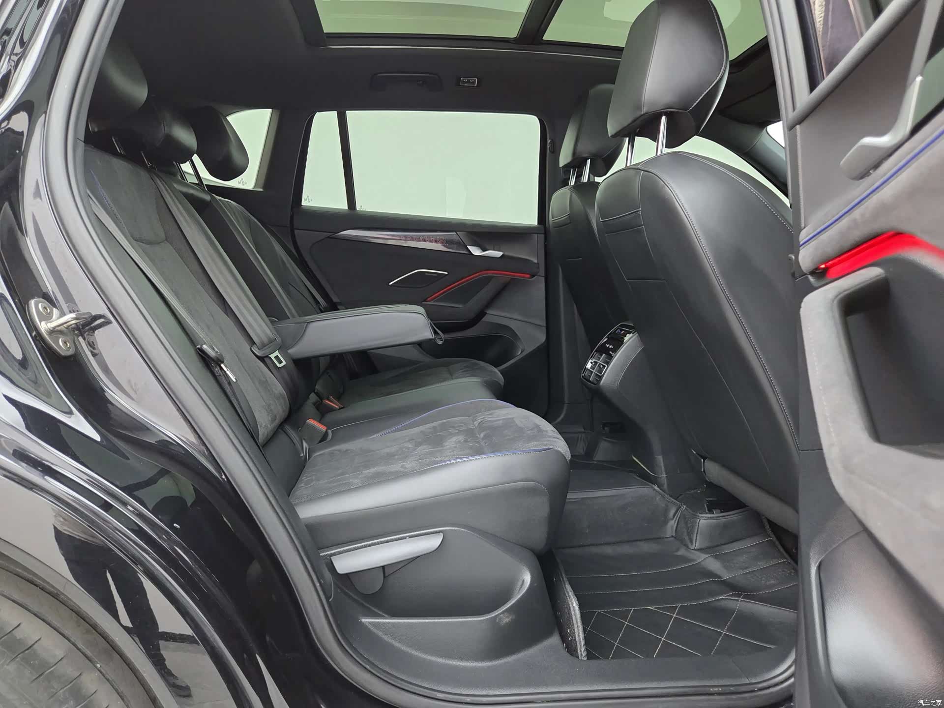 Volkswagen Tiguan L, 2024 12