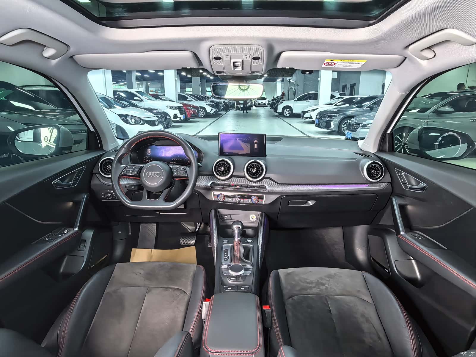 Audi Q2L, 2023 14