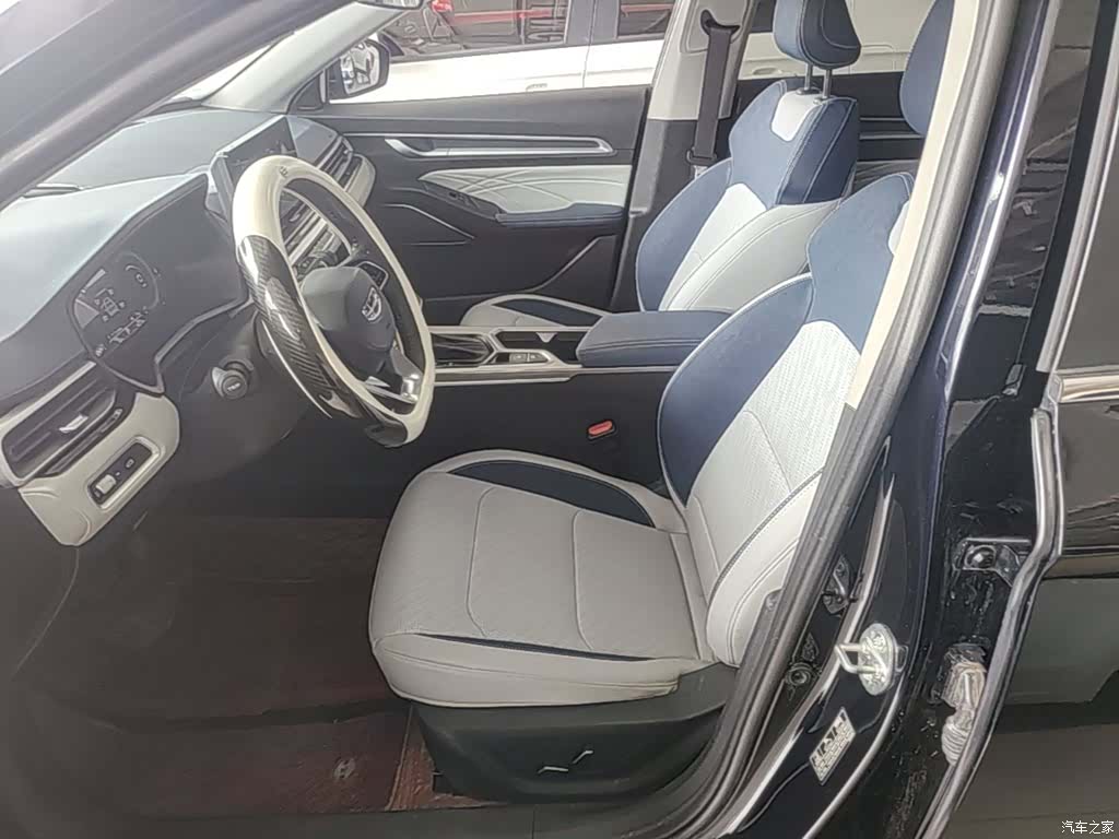Geely Emgrand, 2023 11