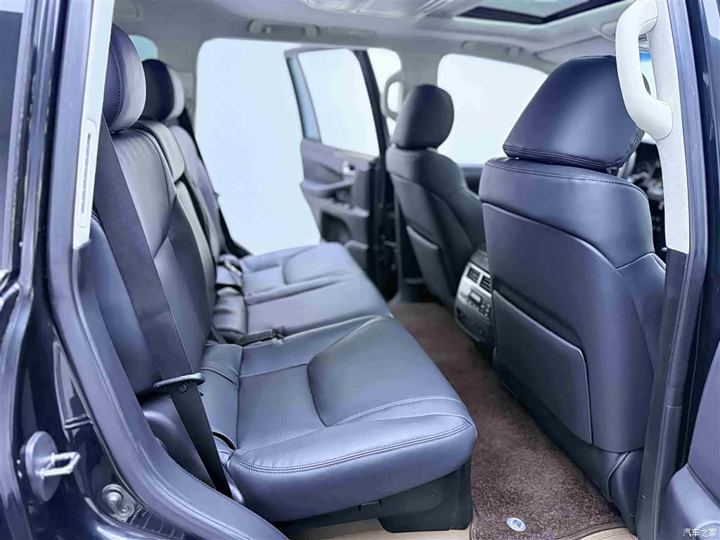 Lexus LX, 2008 14