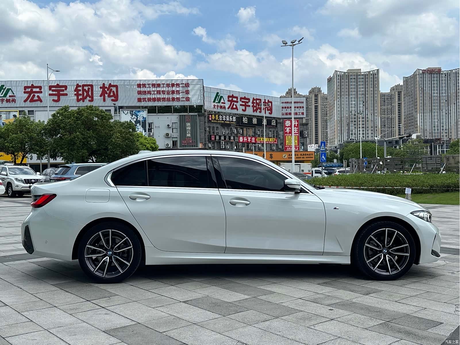 BMW 3 Series, 2023 все фото