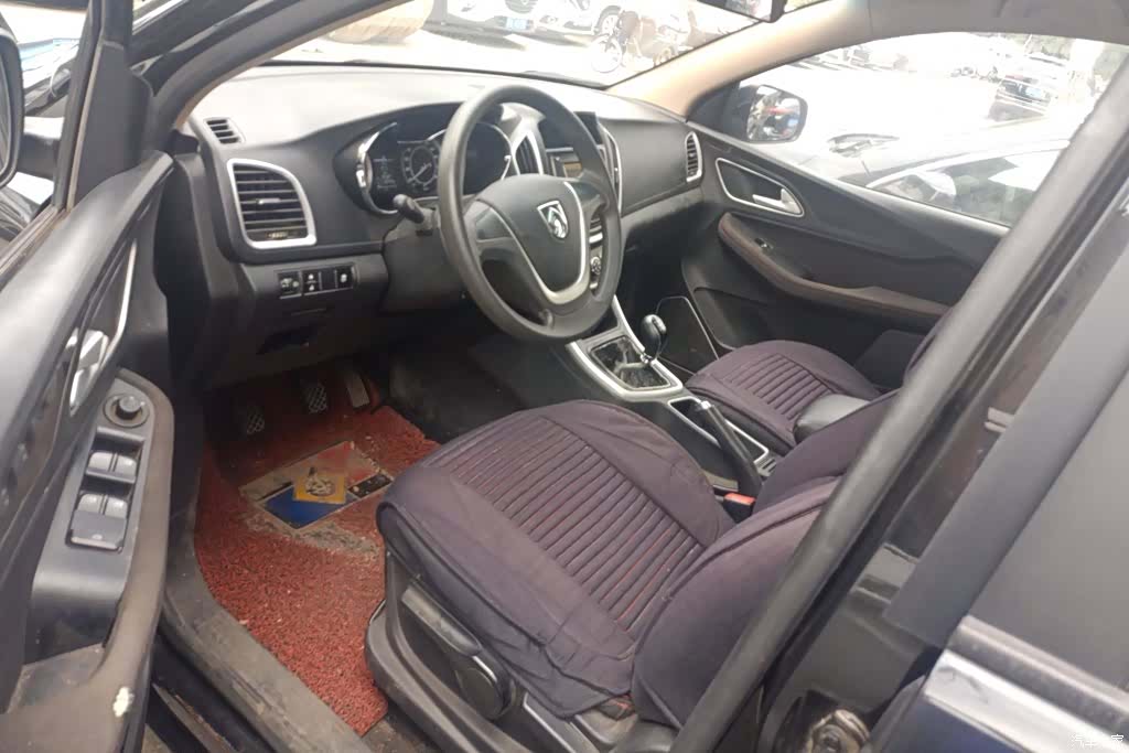 Wuling 560, 2016 9