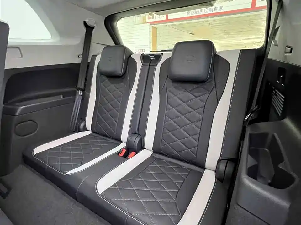 Volkswagen ID.6 CROZZ