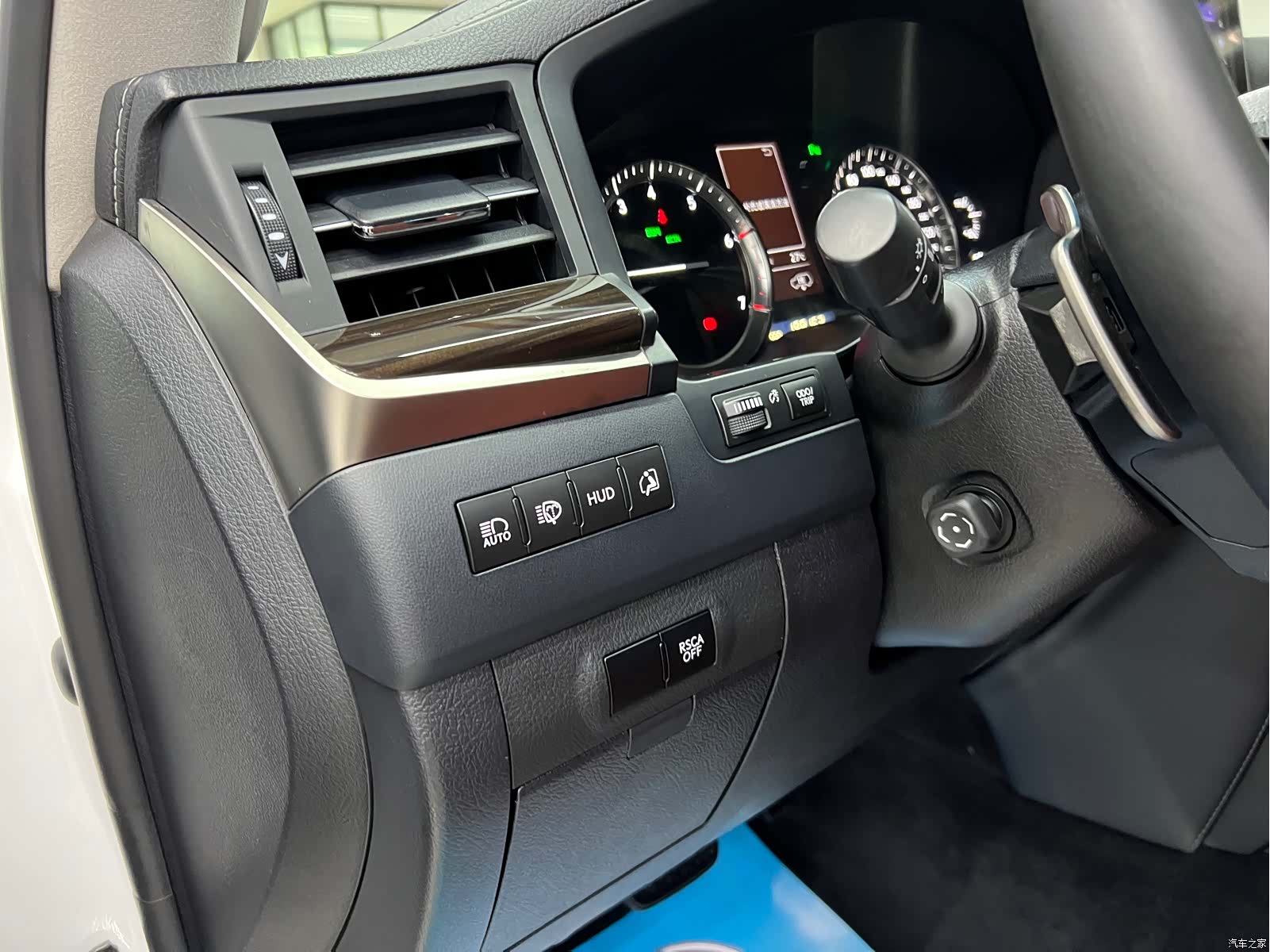 Lexus LX, 2016 15