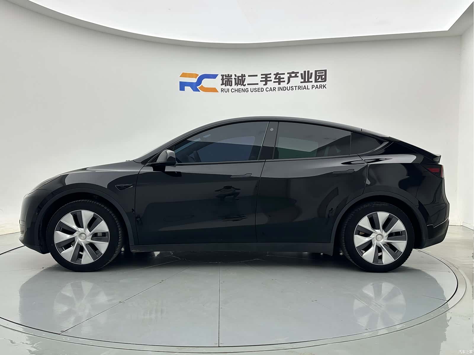 Tesla Model Y, 2023 8