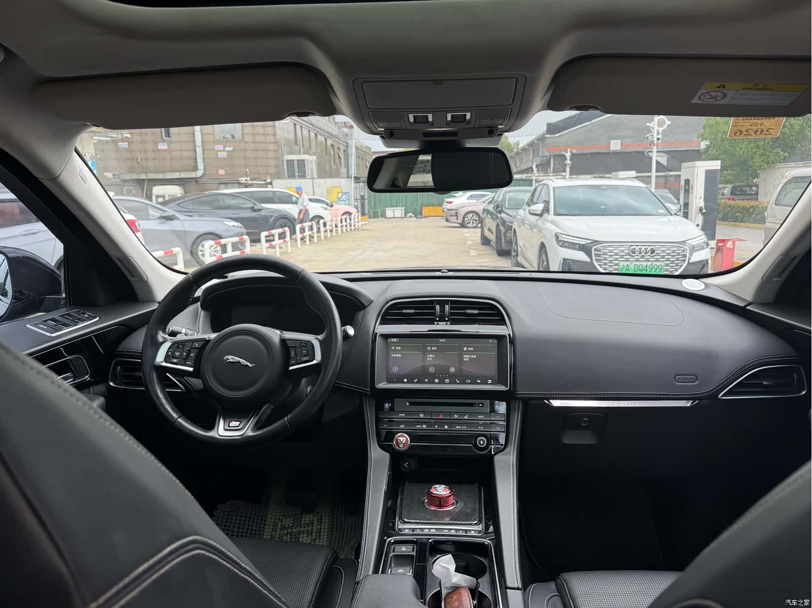 Jaguar F-PACE, 2018 9