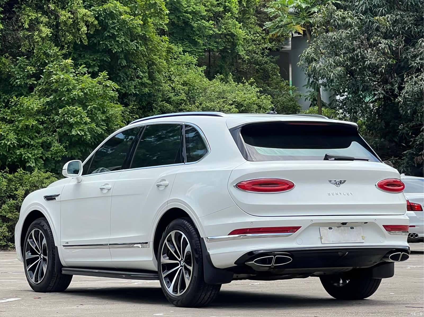 Bentley Bentayga, 2021 6