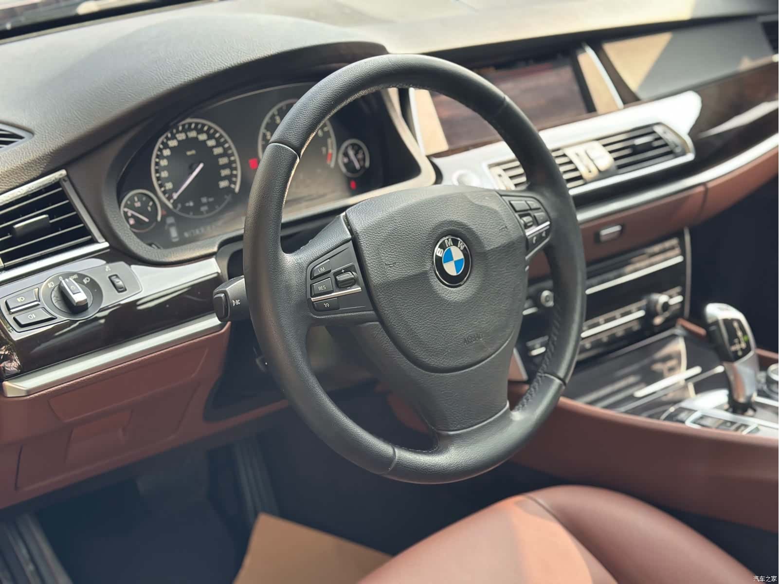 BMW 5 Series, 2015 24