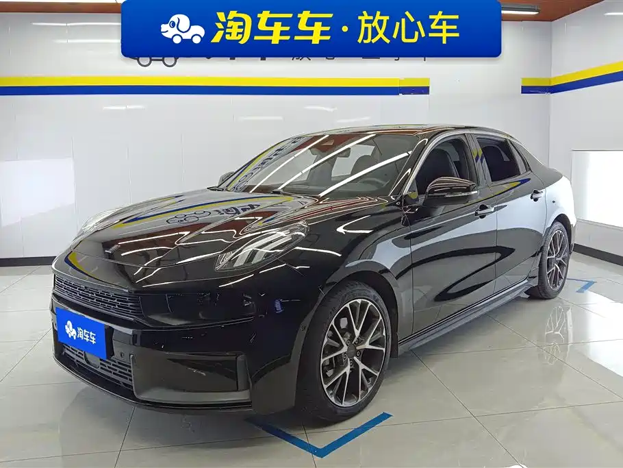 Lynk & Co 03