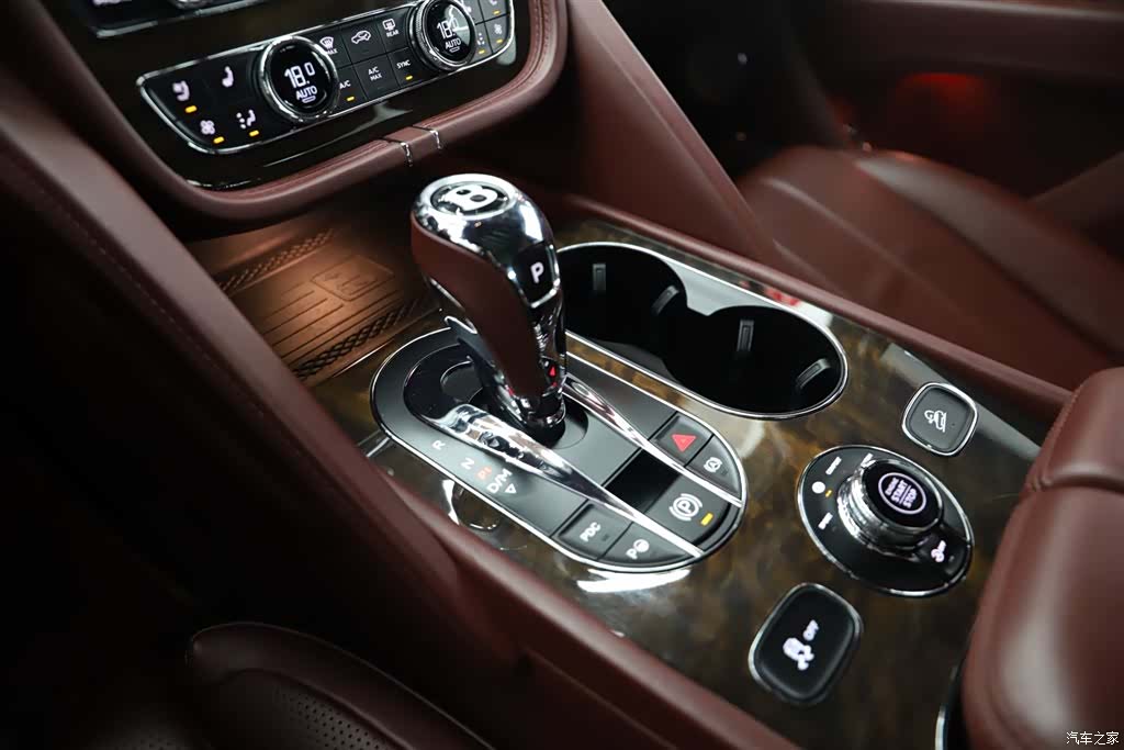 Bentley Bentayga, 2022 10