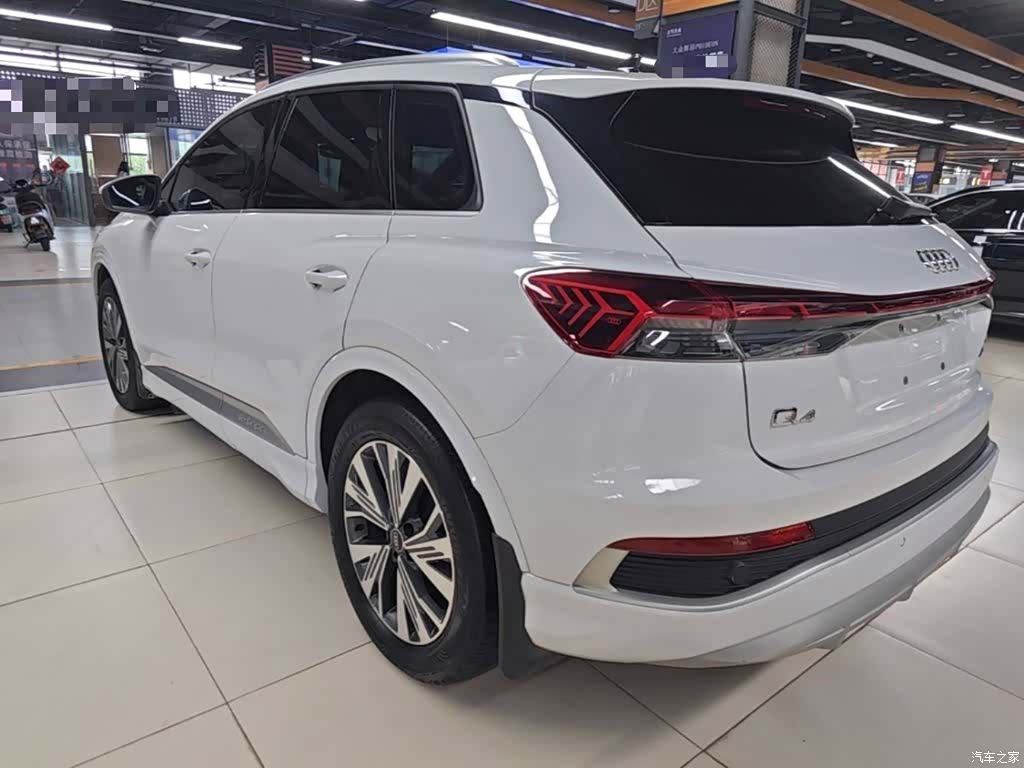 Audi Q4 e-tron, 2024 все фото