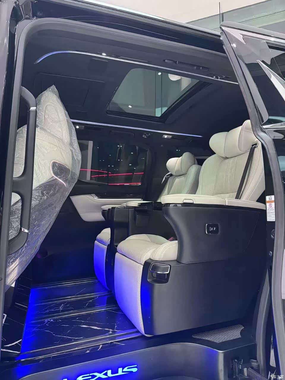 Lexus LM, 2020 13